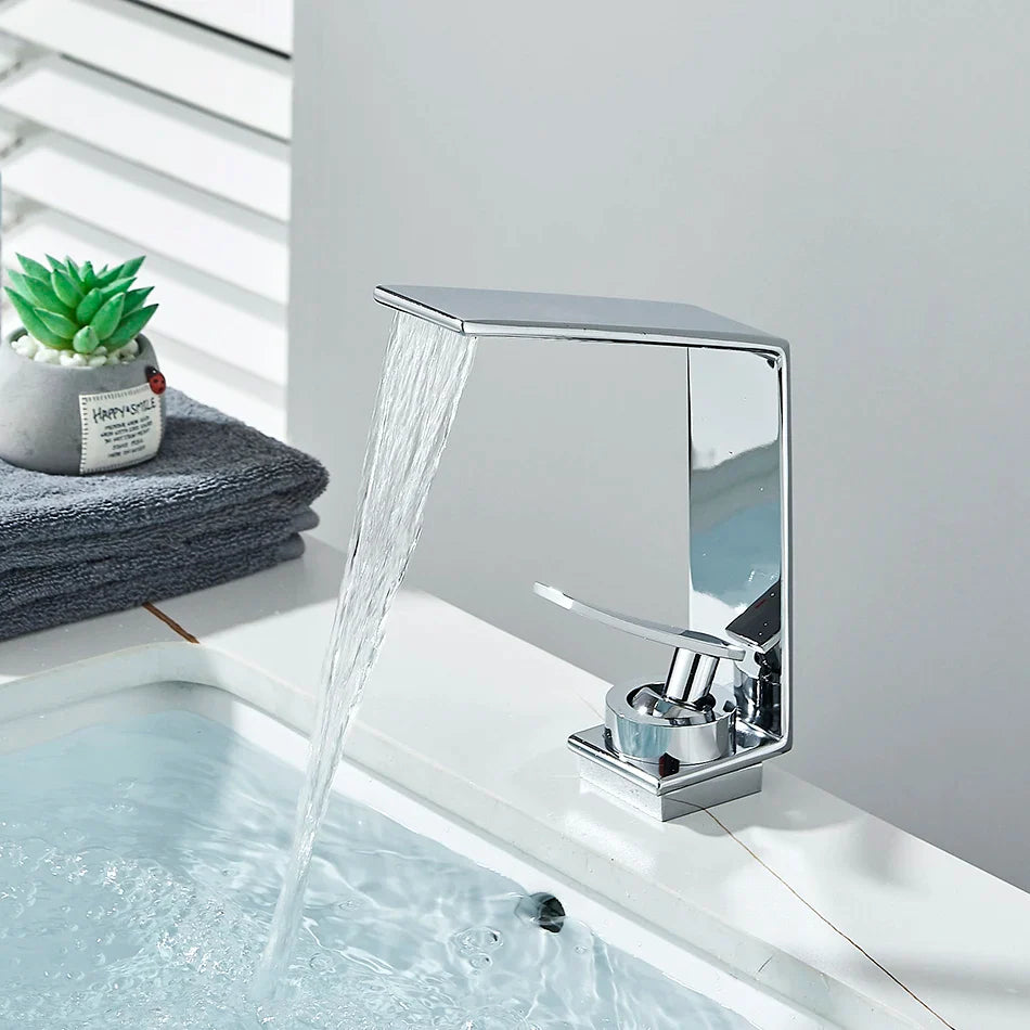 S760559a0e1df40f49acce49272a105f6m_a6bb6bd4-f977-4283-888d-b006de2a2022.jpg - Robinet de cuisine